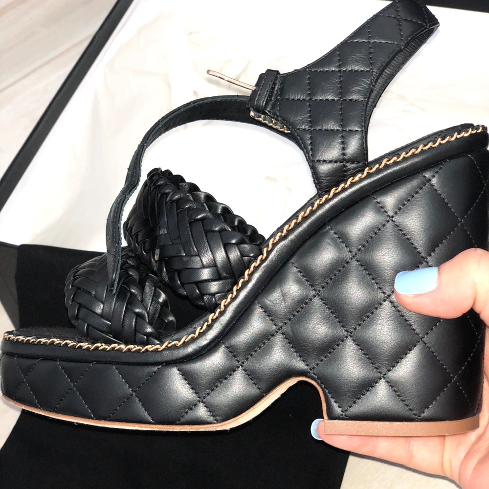 CHANEL wedges in quilted leather